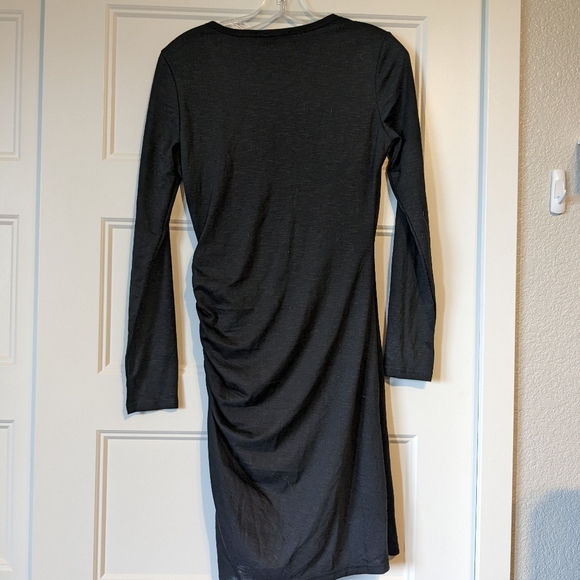 Black bodycon dress with roushing on left side. - Picture 4 of 4